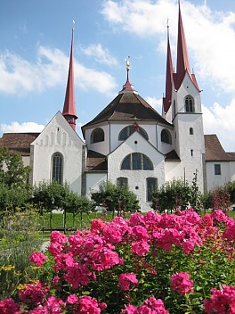 Klosterkirche mit ihrem Oktogon